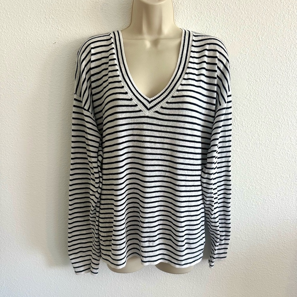 Gap Womens XL Navy White Stripe Linen Blend V-Neck Sweater Lightweight Pullover - Picture 2 of 10